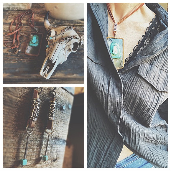 Necklace The Anika Pendant & Earring Set HP๐ต - Picture 3 of 17